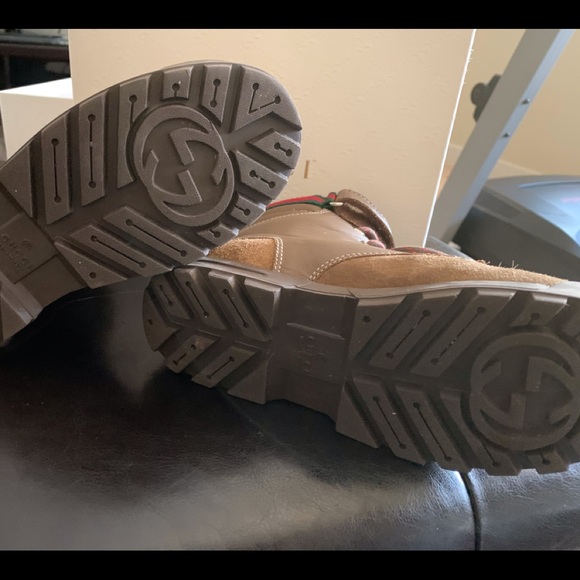 GUCCI KIDS BOOTS 2 PAIRS - Picture 5 of 5